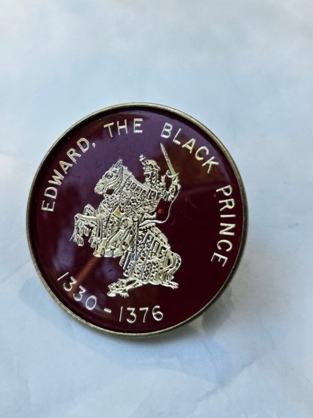 80's Edward the Black Prince 1330 - 1376 Lapel Pin Museum Souvenir Pinback VTG